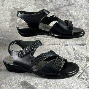 SAS Tabby Sandals Size 5M Black‎ LeatherNewOld Stock Box Leather Comfort USA